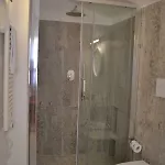 Domo'e Sorres בית הארחה 3*